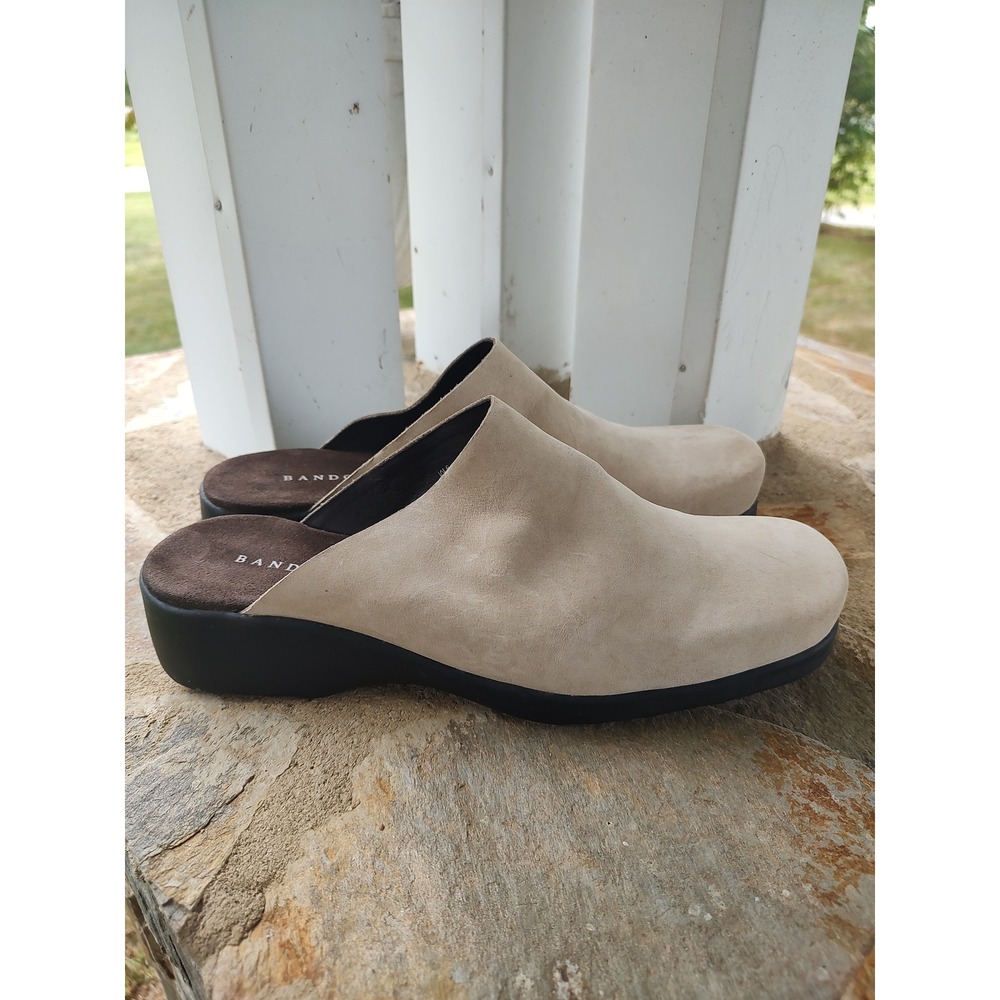 Bandolino Danaher Beige Leather Suede Mules Square Toe Clogs Womens 9M